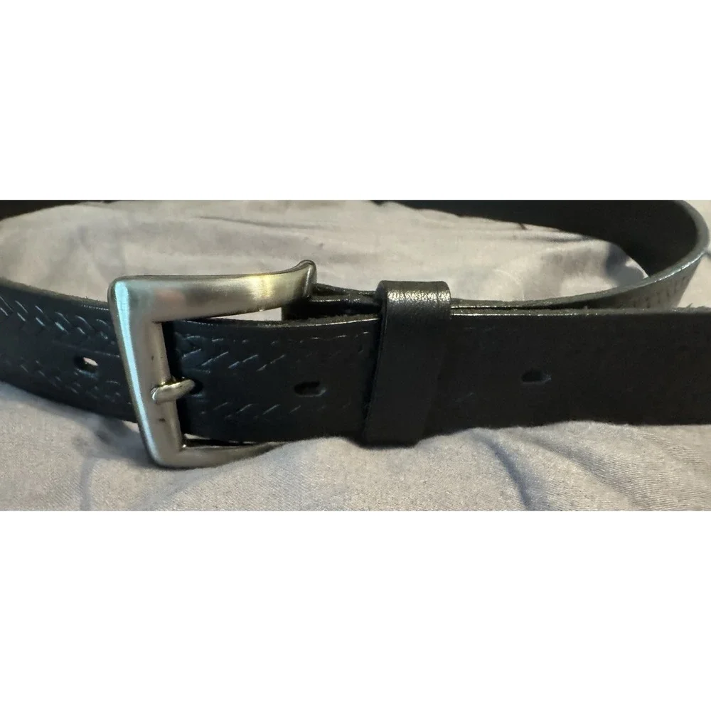 Men's Black Genuine Leather Belt Silver Buckle Size 40 Made In U.S.A.